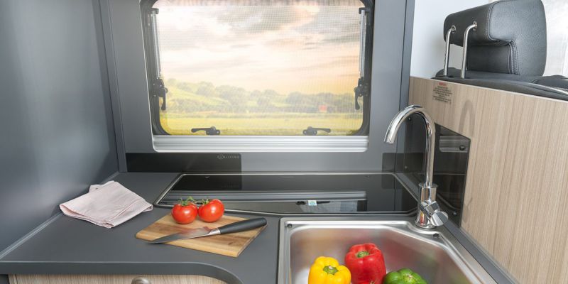 kitchen-window-1600-1000-80E11A0598-8606-6965-F663-E05A055597F8.jpg